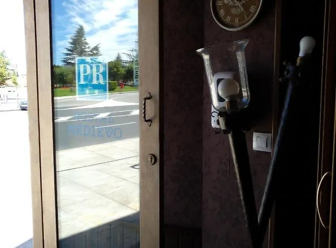 Medievo בית הארחה