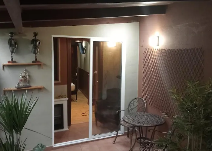 Medievo בית הארחה מונפורט דה למוס