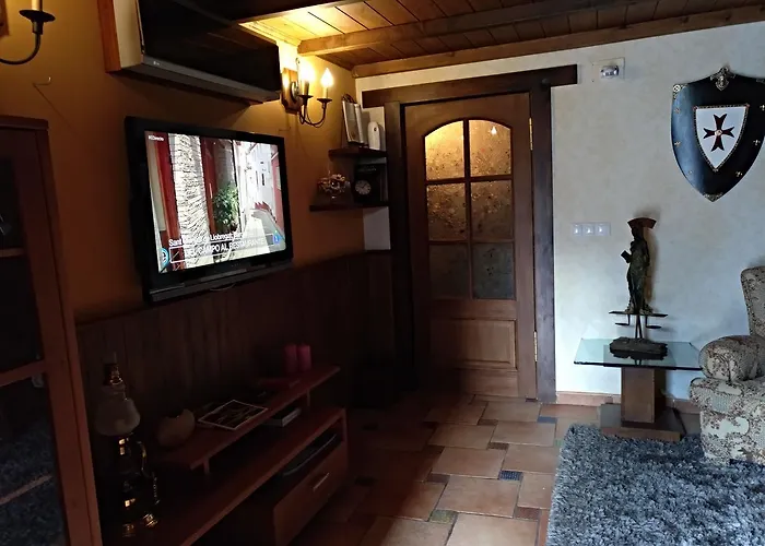 Medievo מונפורט דה למוס